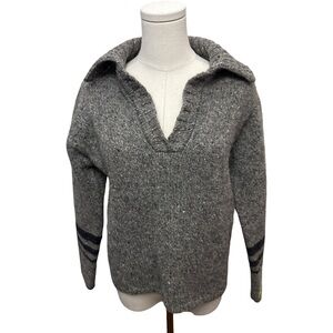 Abercrombie & Fitch 100% wool Sweater with Striped Sleeves - size M